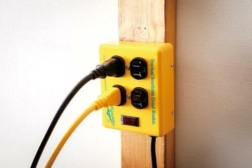 部屋のインテリアにもなる「4個口スチール ACタップ」 イメージ3