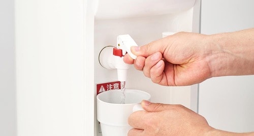 クラシックな給水スタイル ウォーターサーバーおすすめ イメージ