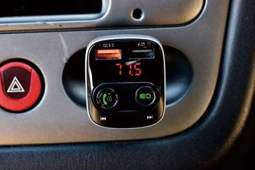 便利なEQ付き SANKUA「FMトランスミッター」 イメージ