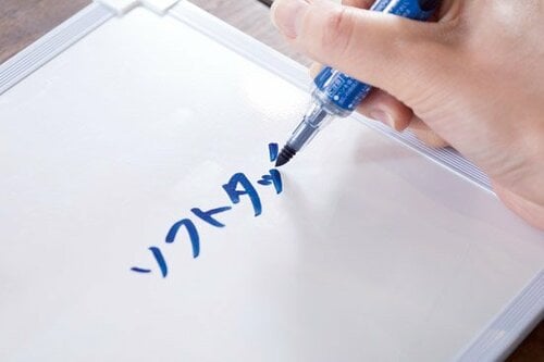 ペン先が曲がって太さ自由自在まさにボードマーカーの革命児 イメージ