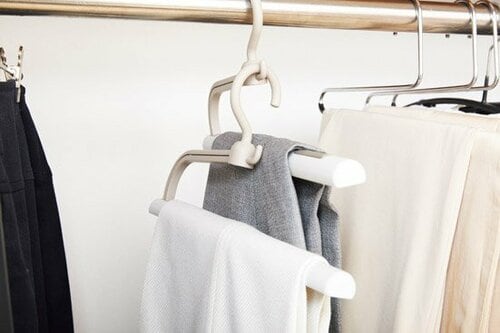 連結できるけど不安定…セリアのスラックスハンガー イメージ