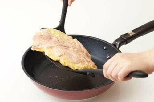 超特大のお好み焼きも返せる ダイソーのターナーおすすめ イメージ