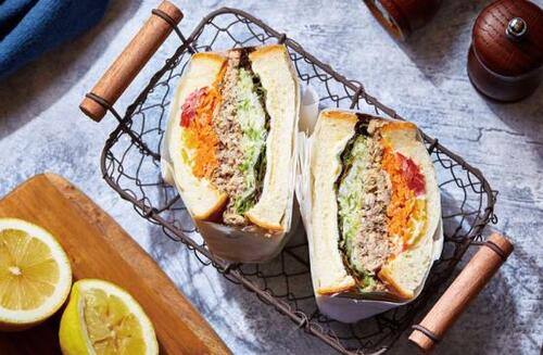 人気のサバ缶でボリューム満点サバとオリーブオイルのサンドイッチ イメージ