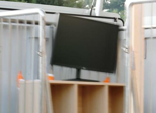 粘着力がスゴい! 震度7にも 耐える「マットマン7+」 イメージ4