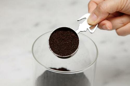 Q3.1人分の粉の量はどのくらい? A3.ホットコーヒーよりも多めが正解 イメージ