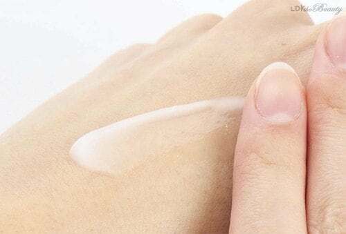 【使用感】ベタつかずしっとり! 抜群の使い心地 美容誌ベスコスおすすめ イメージ