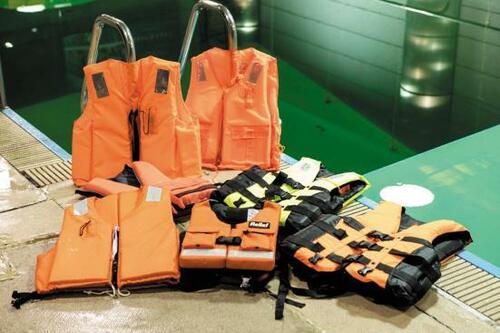 ほかにもこんなジャケットが！ 津波対策用など特殊モデル イメージ2