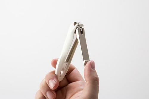 軽快な切れ心地で大多数の支持!「匠の技高級つめきり G-1201」