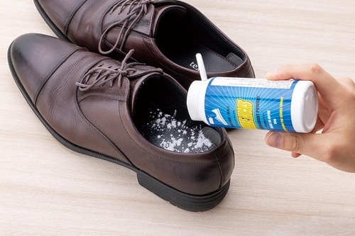 靴の中に数回振りかけるだけ MONOQLO 2025ベストバイおすすめ イメージ