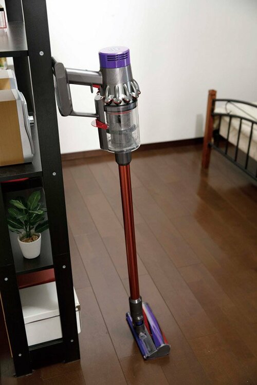 本体も立てられる上に充電も直挿しOK、臭いも気になりません イメージ