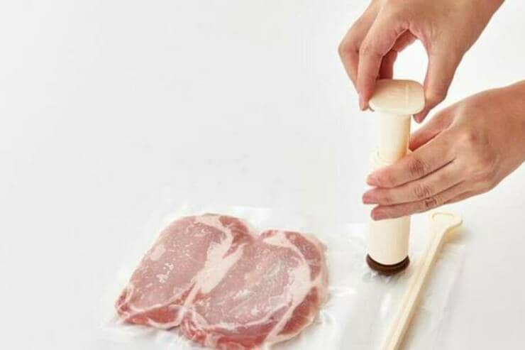 真空パックキットで食品が長持ち！高コスパなおすすめを発見｜『LDK』と料理家が比較
