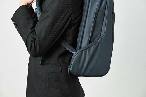 形が崩れないスクエアタイプは重さを腰で支えられます イメージ2