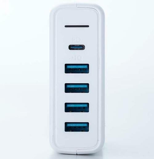 Type-Aポートを4つ装備しており複数の機器に同時給電可能 イメージ2