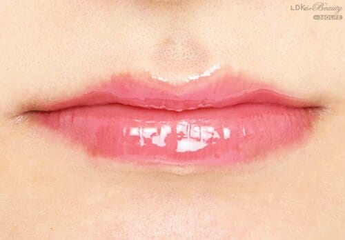 今っぽさ満載の彩度高めなピーチ リップグロスおすすめ イメージ