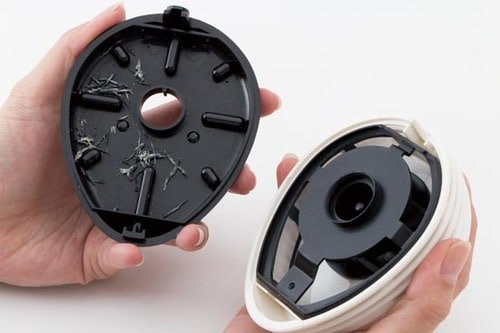 消しカスも食べこぼしも デスク用掃除機は便利！ イメージ4