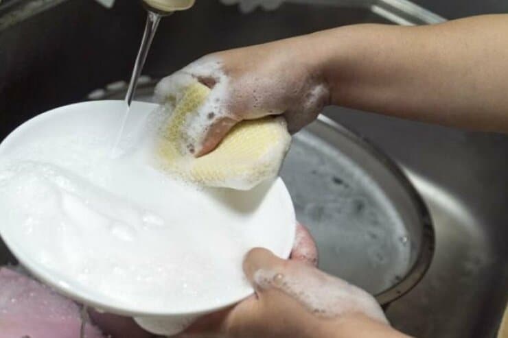 【肌へのやさしさ編】食器用洗剤おすすめランキング16選｜肌への影響を本気テスト！