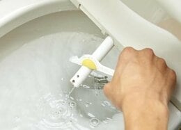 【トイレそうじ】ノズルのすき間までキレイに！ おすすめトイレ掃除アイテム2選