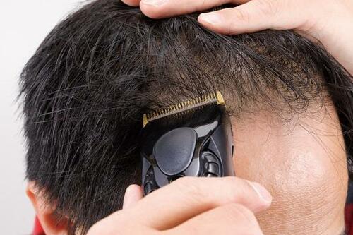 電動バリカンの使用5