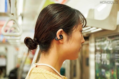 電車ではどの製品も音漏れします イヤーカフ型イヤホンおすすめ イメージ