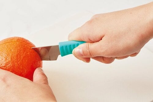 ［No.04］見た目以上によく切れる フルーツがザクザク切れるナイフ！ イメージ3