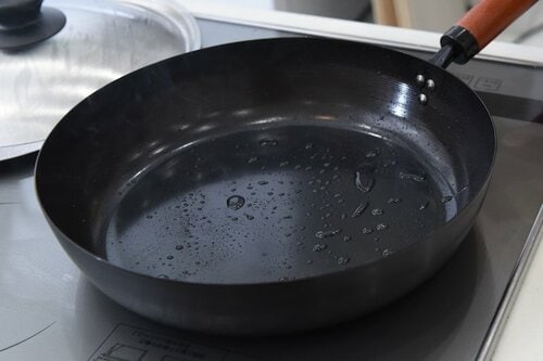 軽くてくっつかない！ パール金属 鉄工房 フライパン 26cm 鉄フライパンおすすめ イメージ3