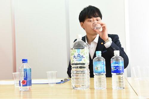 売れ筋のミネラルウォーター15製品を実飲して徹底比較