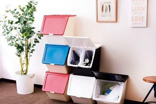リビングに置けるゴミ箱、スタックストーの「ペリカンガービー」で“サッと捨て” イメージ