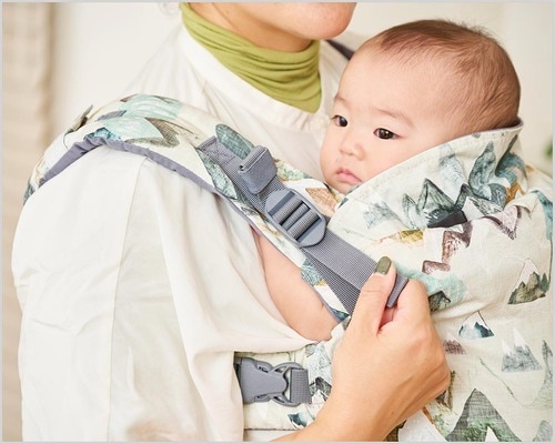 装着後のベルト調節で密着度をアップ！ 抱っこ紐おすすめ イメージ
