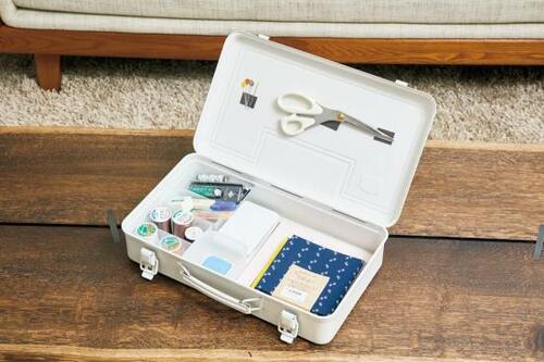 その7：裁縫道具の収納無印の工具箱を代用！ イメージ