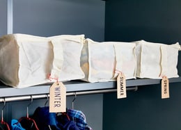 子ども服の整理には100均のコミック袋が重宝するって知ってます？