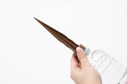 【A評価】グラつかずしっかり土に挿さるセリアのとんがりキャップ 自動水やりグッズおすすめ イメージ