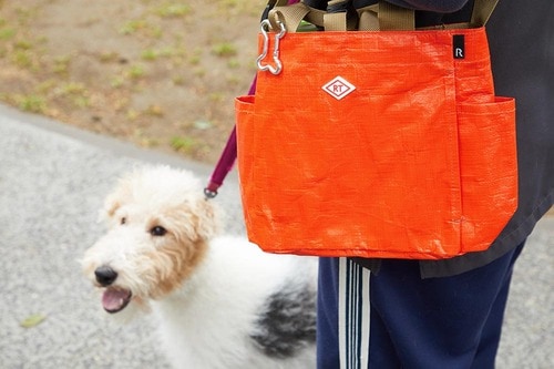 「オシャレ」「使いやすい」「高品質」と三拍子そろってる！ 犬のお散歩バッグおすすめ イメージ