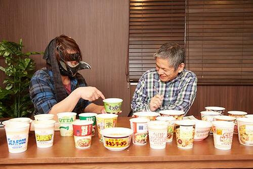 定番のカップラーメン10製品をプロが食べ比べてベストを決定!