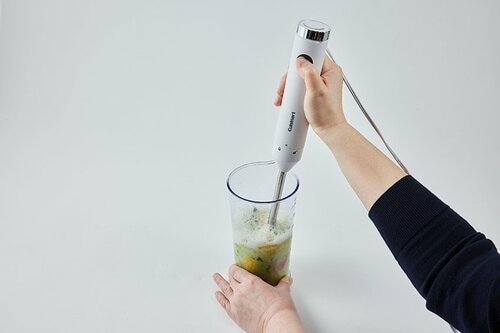 りんごも細かくすりおろせる ハンドブレンダーおすすめ イメージ