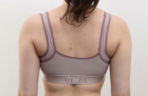 21位: 普通のブラに近い B.V.D.Ladies「スポーツブラ 揺れない キープ サポート」
