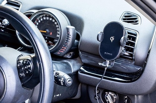 車用スマホホルダーおすすめ セイワ セイワ オートワイヤレス QiスマホホルダーAC イメージ3