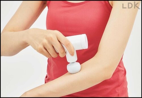 ポイント2:下→上に数秒ずつポイント当てする 女性向けマッサージガンおすすめ イメージ2