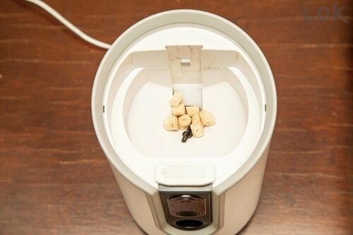 選び方2：給餌機能があるか ペットカメラおすすめ イメージ