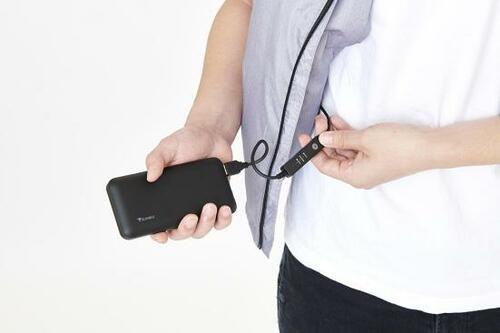 ポイント:市販のモバイルバッテリーを使える