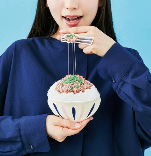 今日もねばり強く!フェリシモ 「バネバ納豆パスケース」