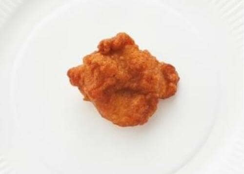 C評価: ハムのような見た目と食感 トップバリュ「ごろっとうまい 若鶏ももから揚げ」 イメージ2