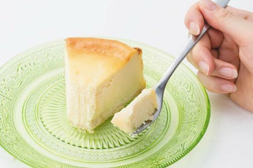 7位: 【7位】型崩れしやすいケーキをガードする逆タッパー冷凍テク