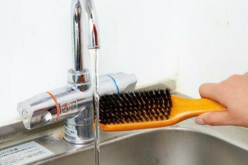 動物毛ヘアブラシのお手入れ法水洗いは厳禁です!