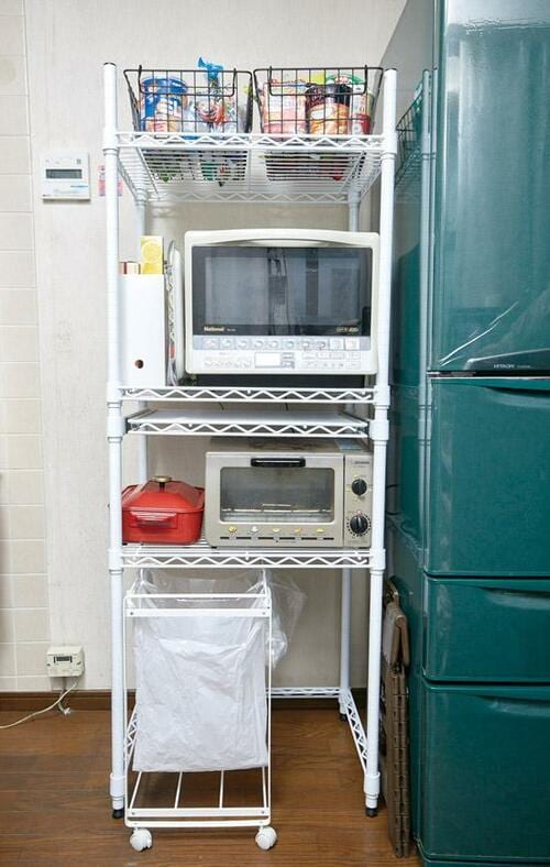 スリム棚でも十分OK！ モノのため込みを防げます イメージ