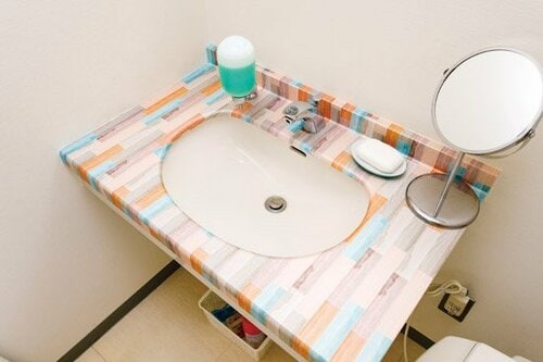 仕上げは洗面台パステルのステッカーでデコります イメージ