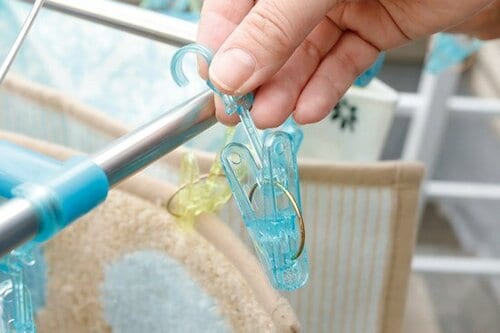 42個のピンチが自在に動かせる小物を干す場所には多めに設置 イメージ2