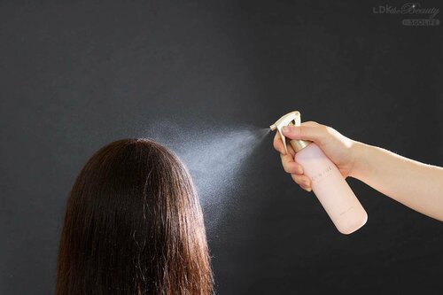 ミストが髪にべったりつくので翌朝ぺたんこになった人も ヘアミストおすすめ イメージ