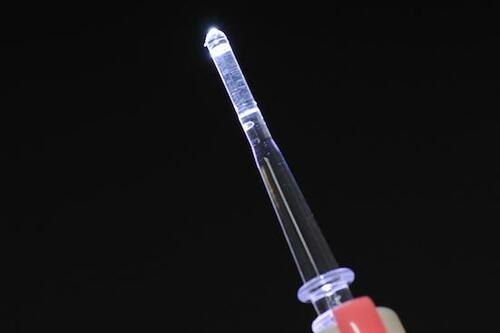 ピップヘルス「光る粘着耳そうじ棒 ピカッとキャッチN PH962」 イメージ