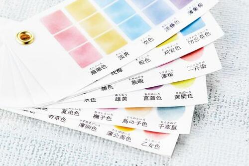 重ねても楽しいカミオジャパン「日本の色見本帖 つづりシール」 イメージ2