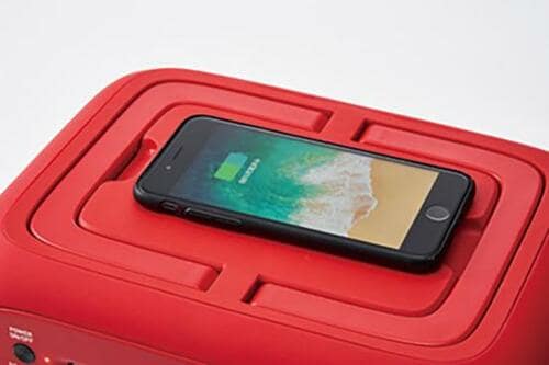 Qi対応で置くだけでスマホ充電も可能 イメージ